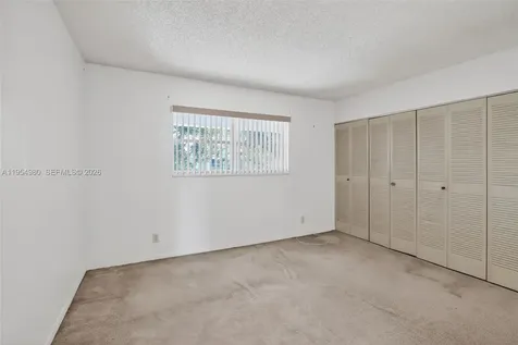 8523 Old Country Manor Davie FL 33328