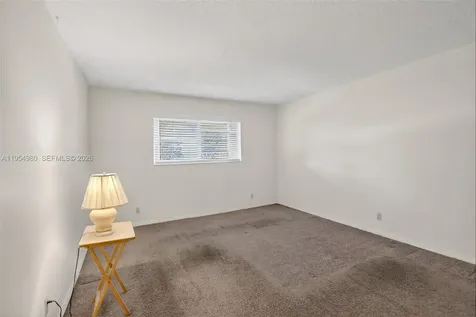8523 Old Country Manor Davie FL 33328
