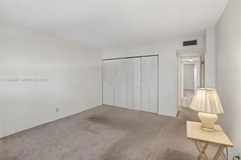 8523 Old Country Manor Davie FL 33328