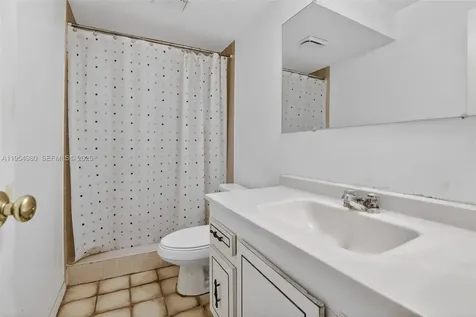 8523 Old Country Manor Davie FL 33328