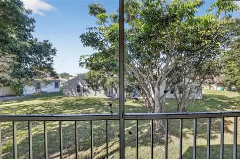 8523 Old Country Manor Davie FL 33328