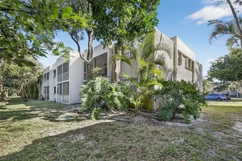 8523 Old Country Manor Davie FL 33328