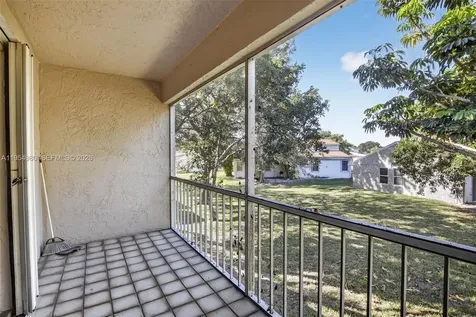 8523 Old Country Manor Davie FL 33328