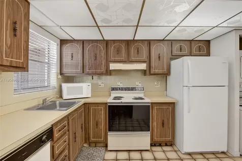 8523 Old Country Manor Davie FL 33328