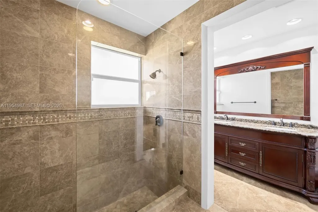 6200 NE 21st Road Fort Lauderdale FL 33308