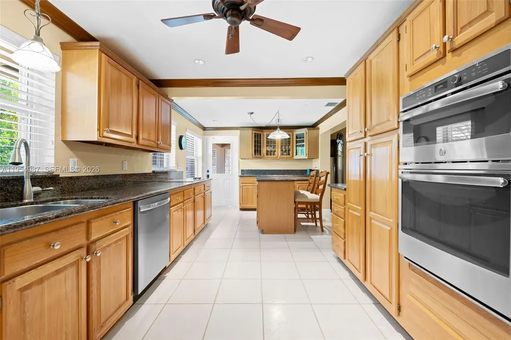 6200 NE 21st Road Fort Lauderdale FL 33308