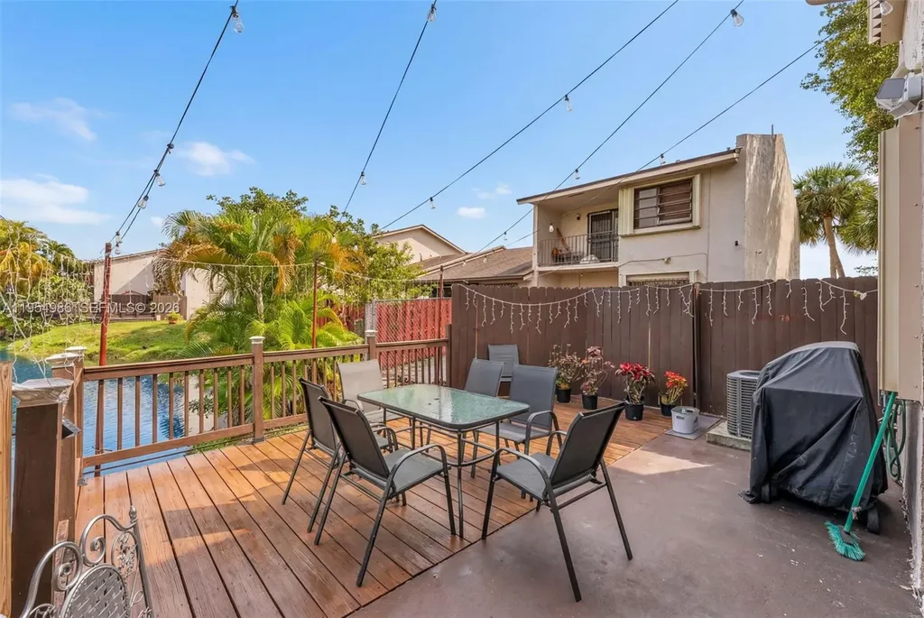 12233 SW 24th Terrace Miami FL 33175