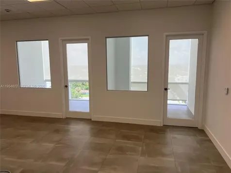 20200 W Dixie Highway Miami FL 33180