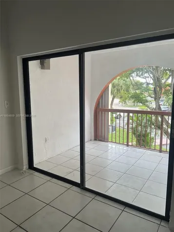 10229 NW 9th St Circle Miami FL 33172