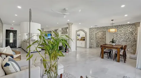 1311 Pierce Street Hollywood FL 33019