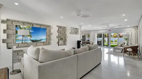 1311 Pierce Street Hollywood FL 33019