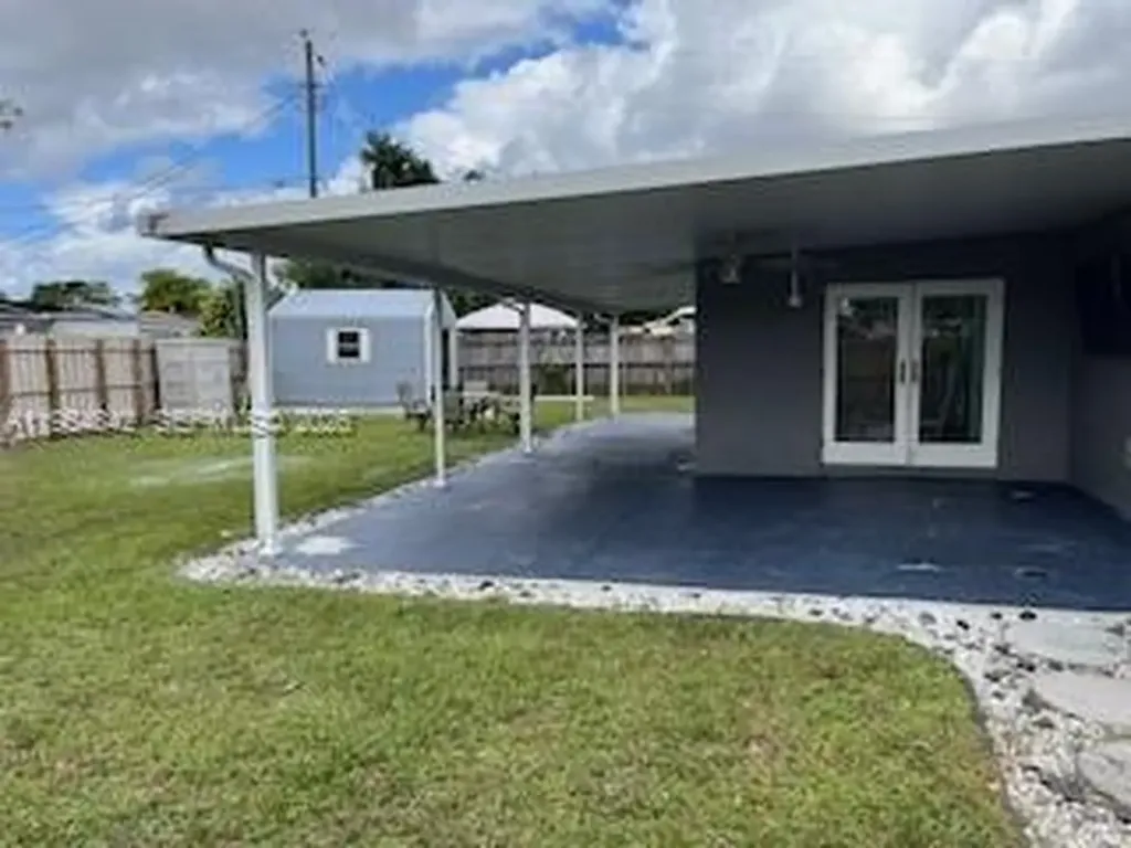 240 N 70th Way Hollywood FL 33024