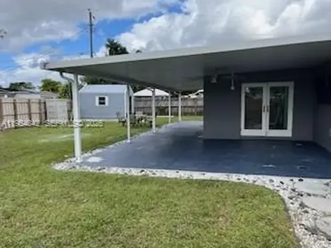 240 N 70th Way Hollywood FL 33024