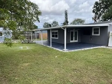 240 N 70th Way Hollywood FL 33024