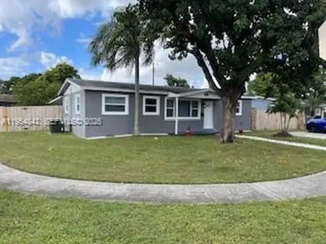 240 N 70th Way Hollywood FL 33024