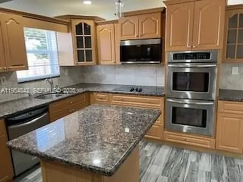 240 N 70th Way Hollywood FL 33024