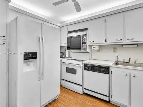 3731 N Country Club Drive Aventura FL 33180