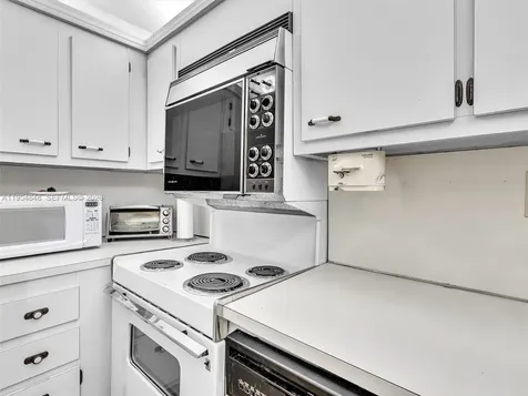 3731 N Country Club Drive Aventura FL 33180