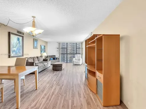 3731 N Country Club Drive Aventura FL 33180