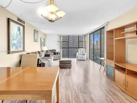 3731 N Country Club Drive Aventura FL 33180
