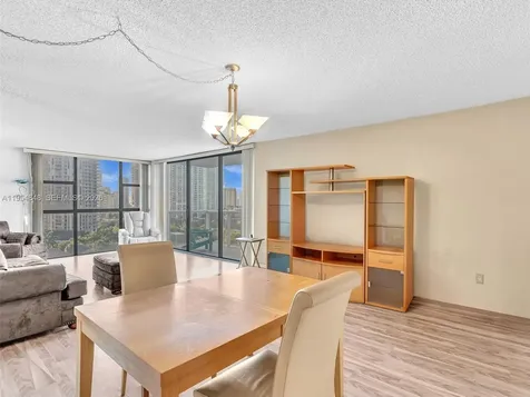 3731 N Country Club Drive Aventura FL 33180