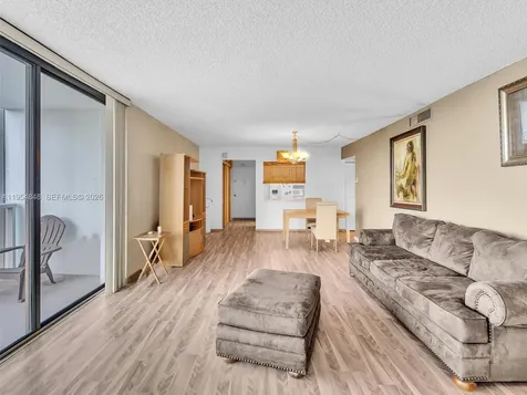 3731 N Country Club Drive Aventura FL 33180
