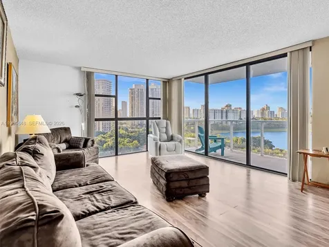 3731 N Country Club Drive Aventura FL 33180