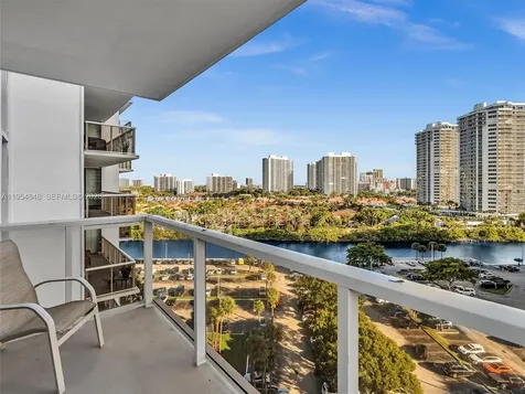 3731 N Country Club Drive Aventura FL 33180