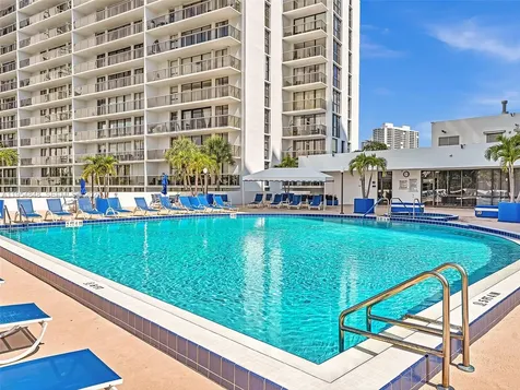 3731 N Country Club Drive Aventura FL 33180
