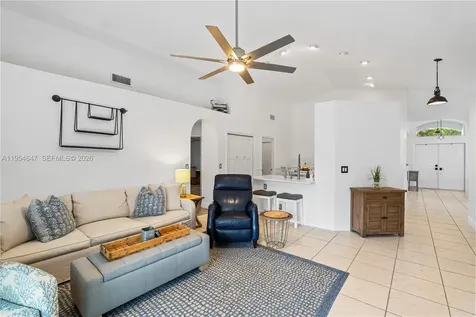 1024 NW 184th Way Pembroke Pines FL 33029