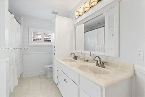 1024 NW 184th Way Pembroke Pines FL 33029
