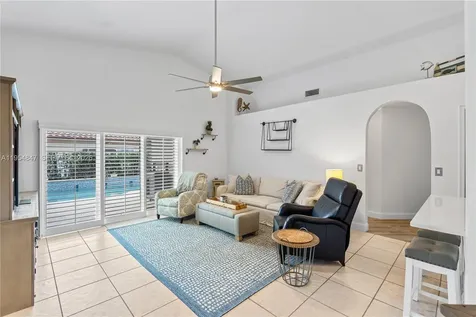 1024 NW 184th Way Pembroke Pines FL 33029