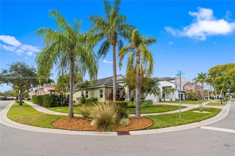 1024 NW 184th Way Pembroke Pines FL 33029