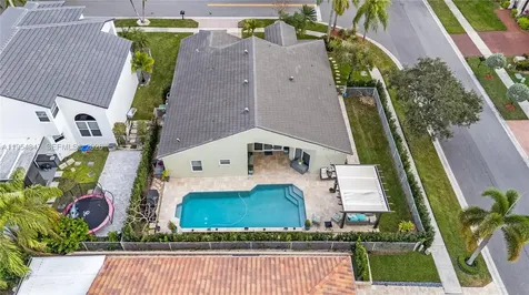 1024 NW 184th Way Pembroke Pines FL 33029