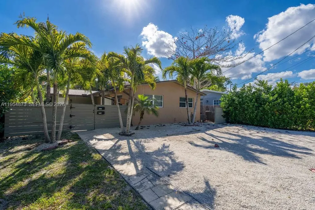 2470-2472 NE 182nd Terrace North Miami Beach FL 33160