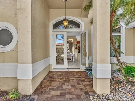 900 Spoonbill Circle Weston FL 33326