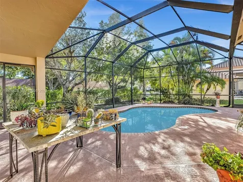 900 Spoonbill Circle Weston FL 33326