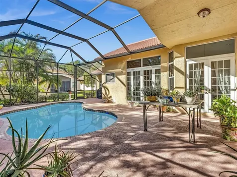 900 Spoonbill Circle Weston FL 33326