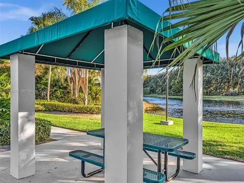 900 Spoonbill Circle Weston FL 33326