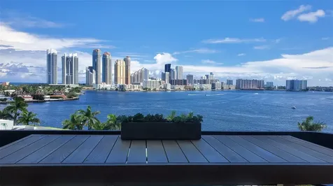 3600 Mystic Pointe Drive Aventura FL 33180