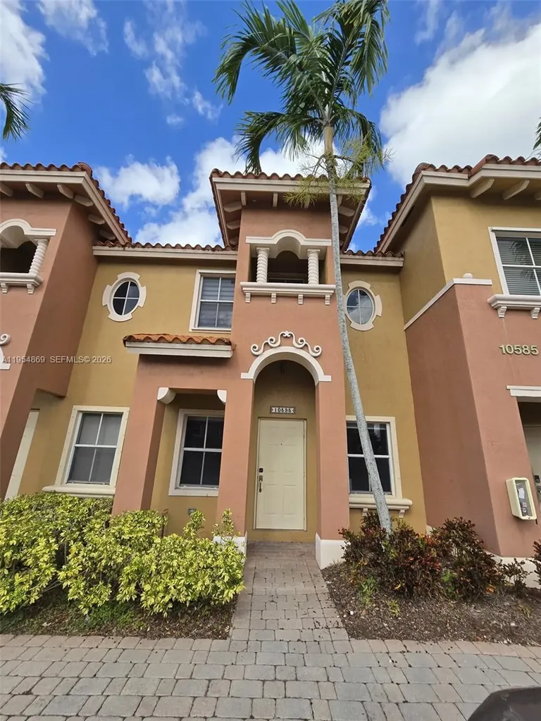 10595 SW 6th Street Pembroke Pines FL 33025