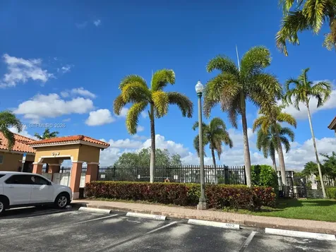 10595 SW 6th Street Pembroke Pines FL 33025