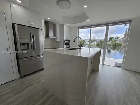 10595 SW 6th Street Pembroke Pines FL 33025