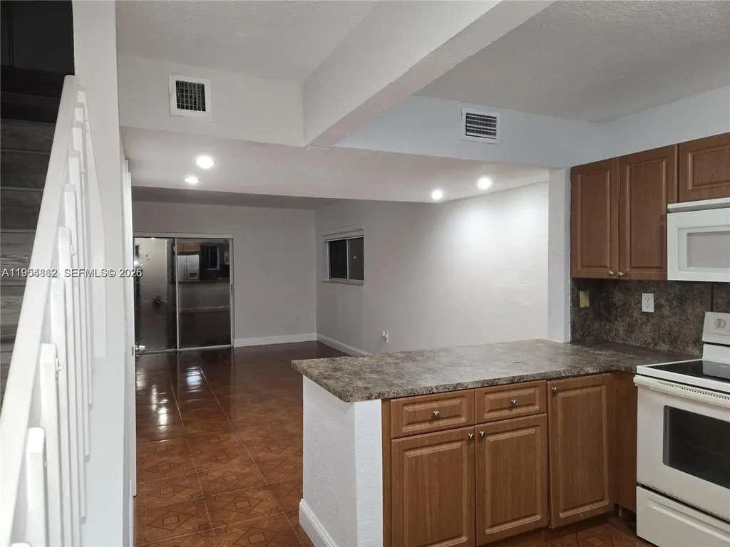 2730 W 76th Street Hialeah FL 33016