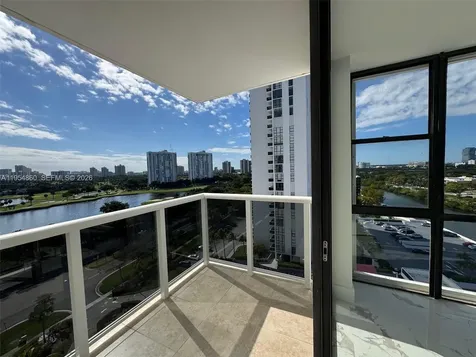 3675 N Country Club Drive Aventura FL 33180
