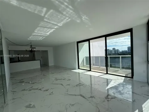 3675 N Country Club Drive Aventura FL 33180