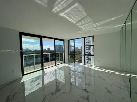 3675 N Country Club Drive Aventura FL 33180
