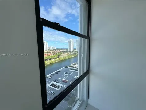 3675 N Country Club Drive Aventura FL 33180