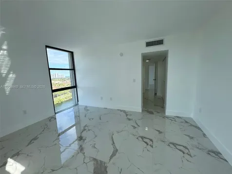 3675 N Country Club Drive Aventura FL 33180