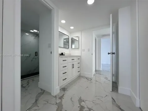 3675 N Country Club Drive Aventura FL 33180
